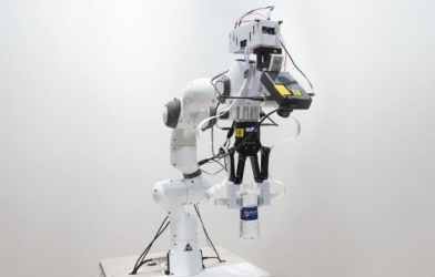 Super sensitive artificial skin improves the accuracy of robot object classification b